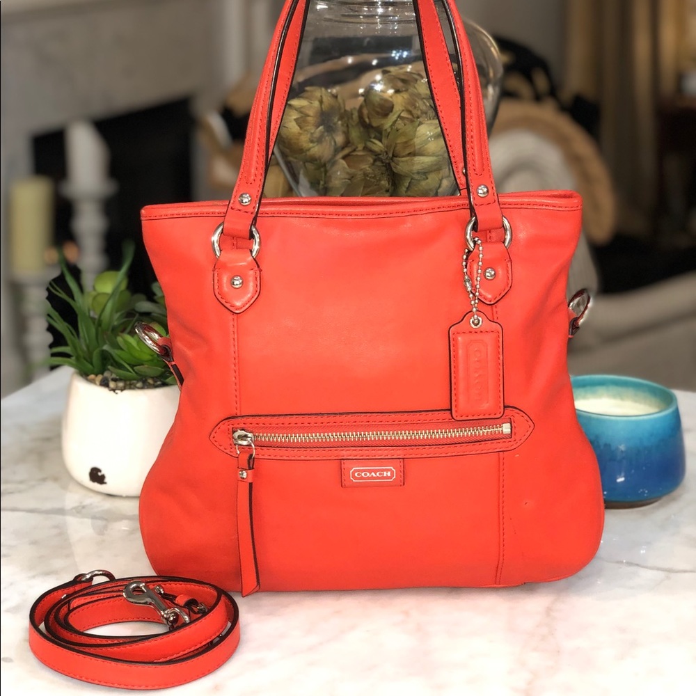 Coach Daisy Mia in cute Coral Leather good cond.😎